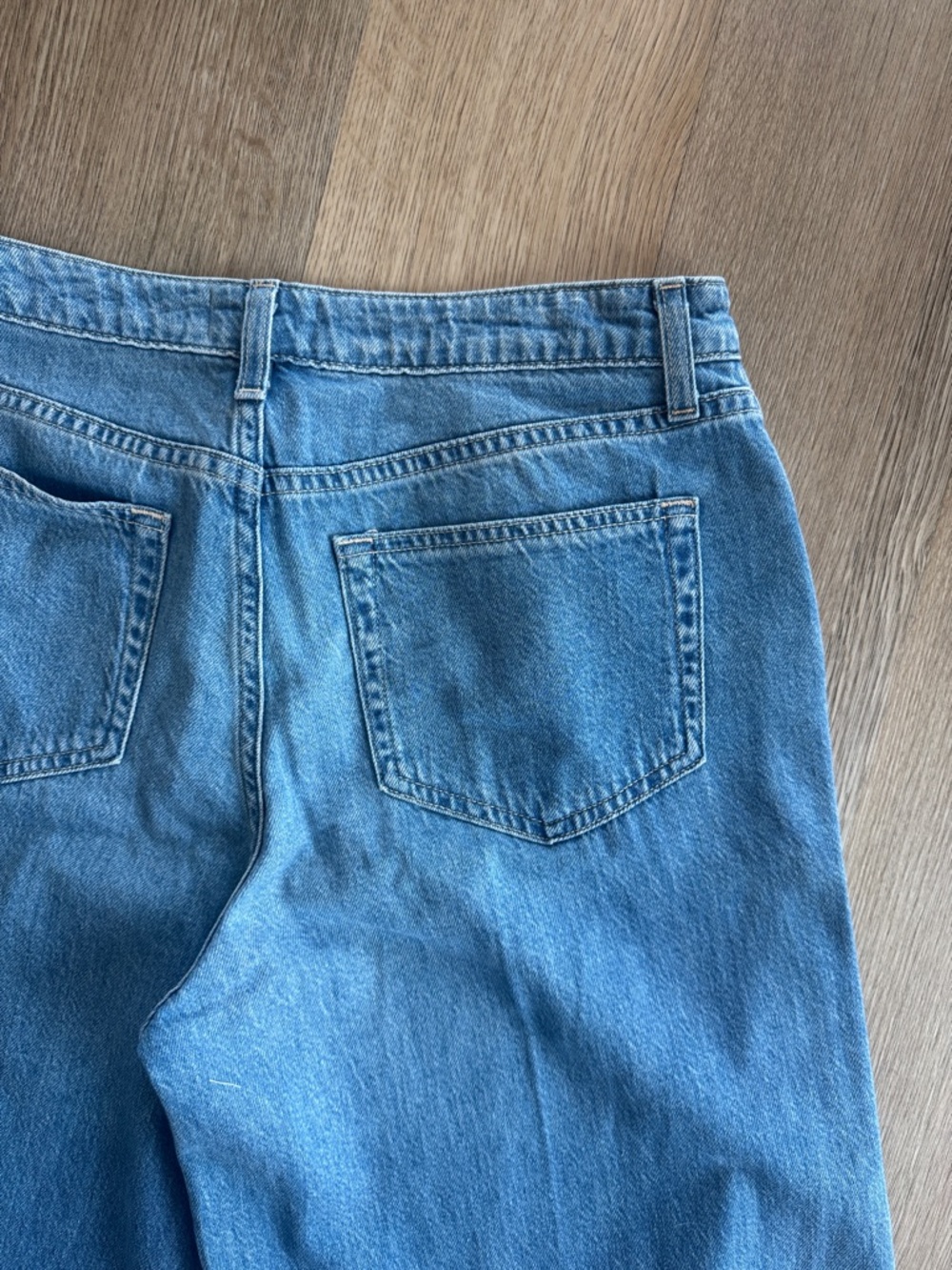L'AGENCE Quincy Wide Leg Jeans - Picture 4 of 6